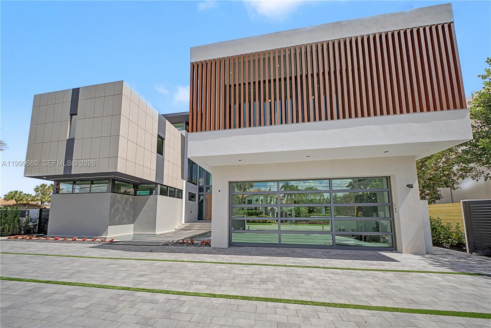 1400 W Lake Dr Fort Lauderdale, FL 33316