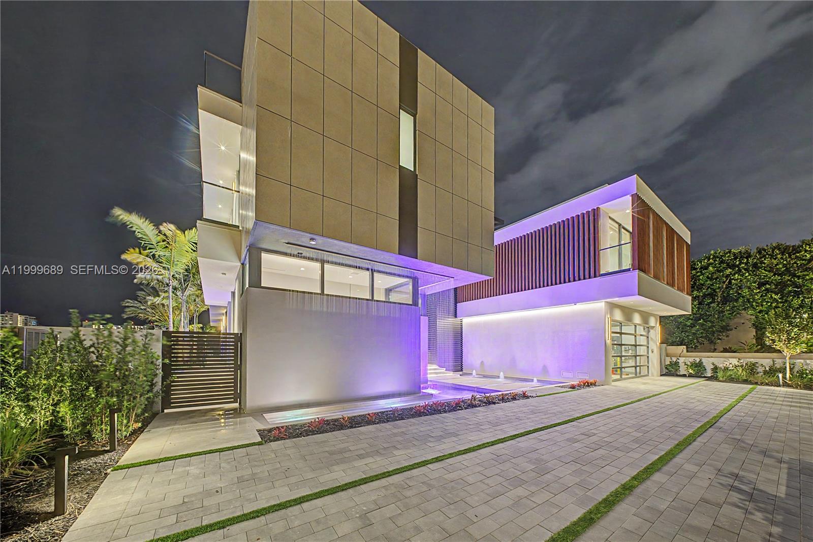 1400 W Lake Dr Fort Lauderdale, FL 33316