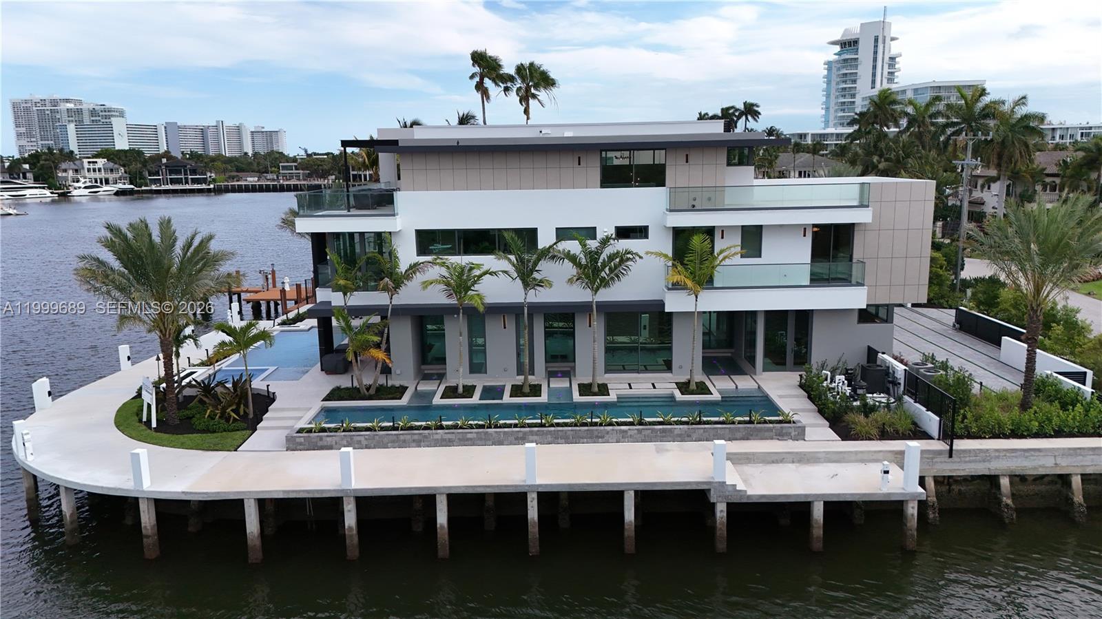 1400 W Lake Dr Fort Lauderdale, FL 33316