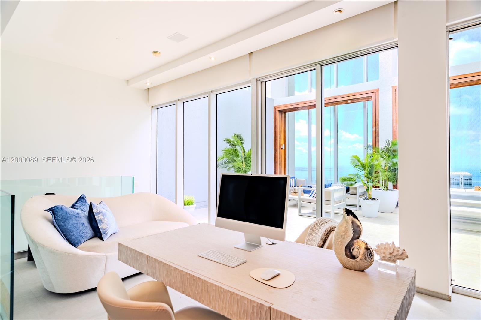 image Icon Brickell II24