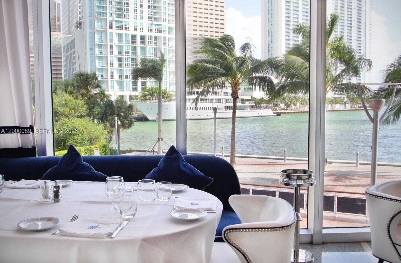 image Icon Brickell II49
