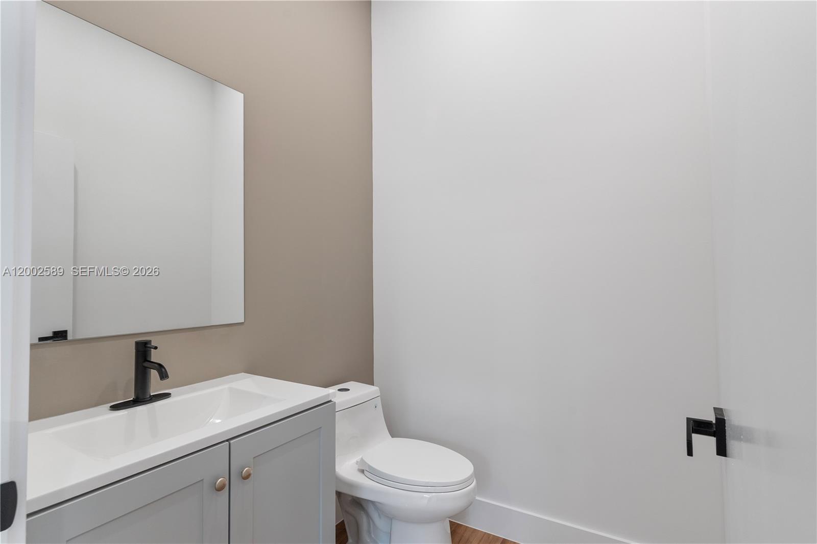 4518 NW 4th St Miami, FL 33126