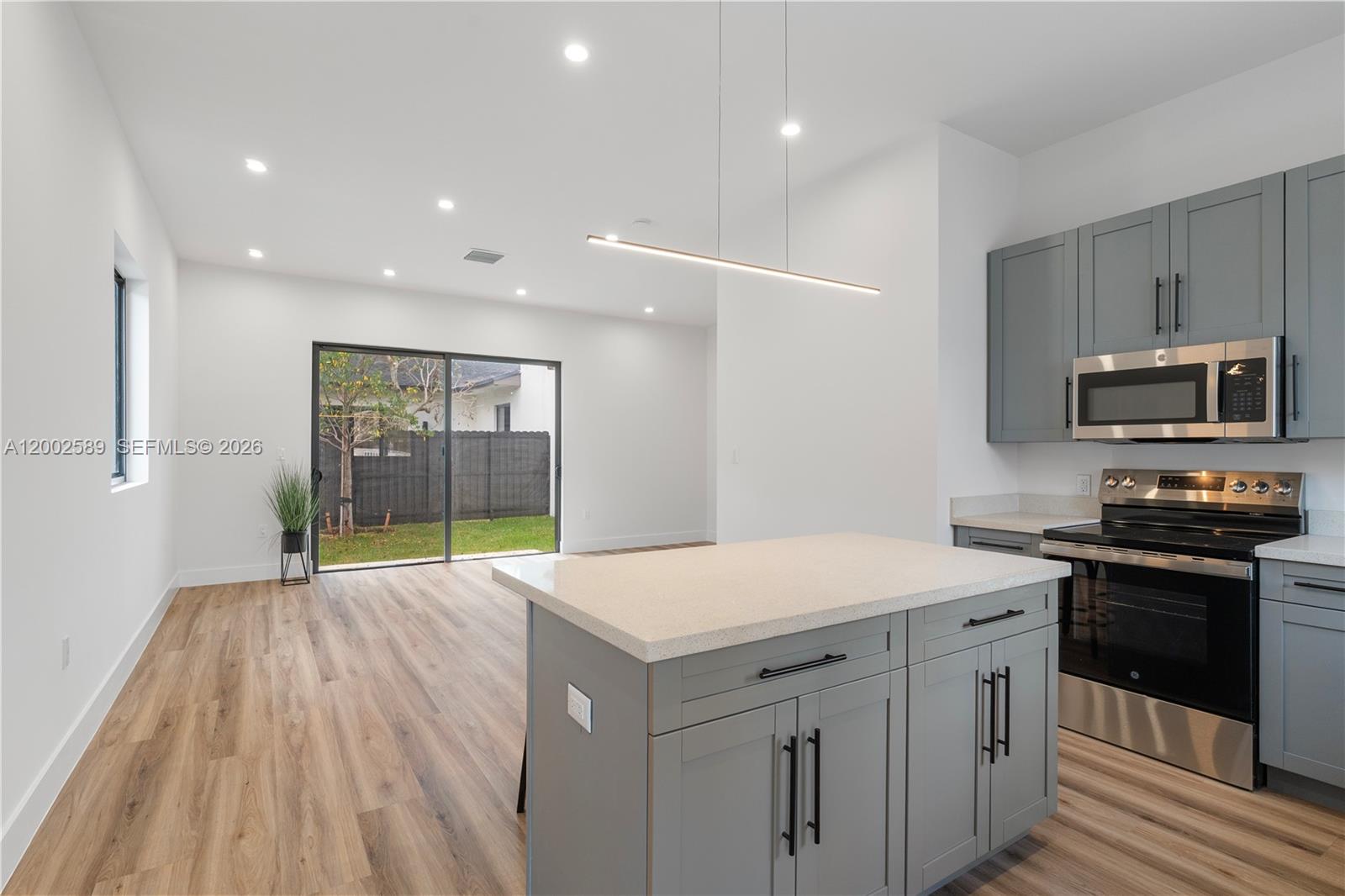 4518 NW 4th St Miami, FL 33126