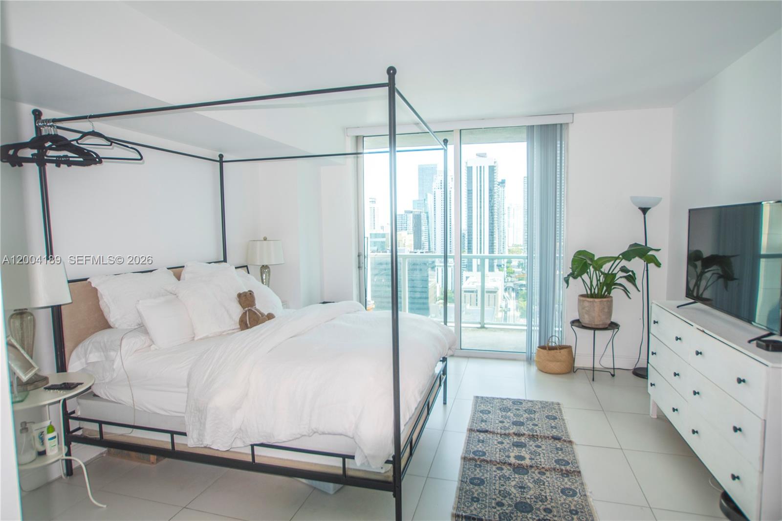 image 500 Brickell West7