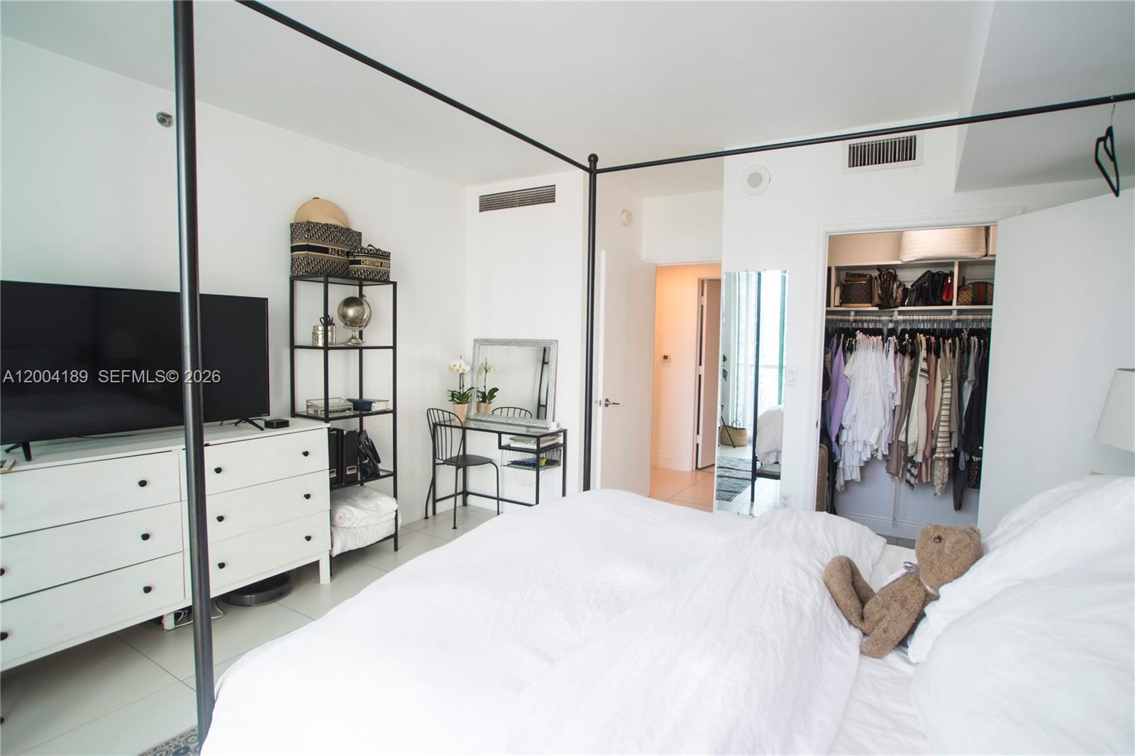 image 500 Brickell West8