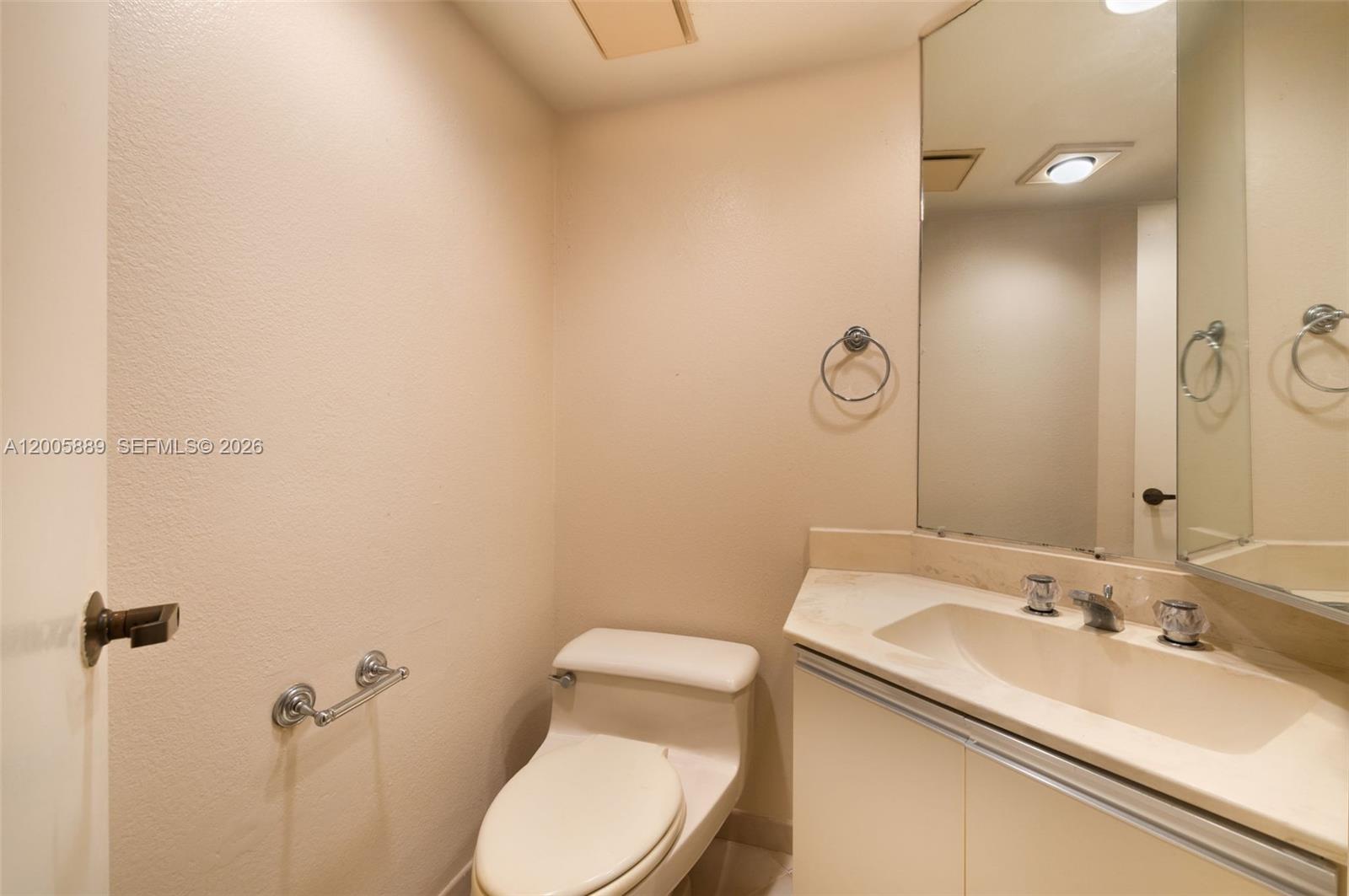 520 Brickell Key Dr #A1001 Miami, FL 33131