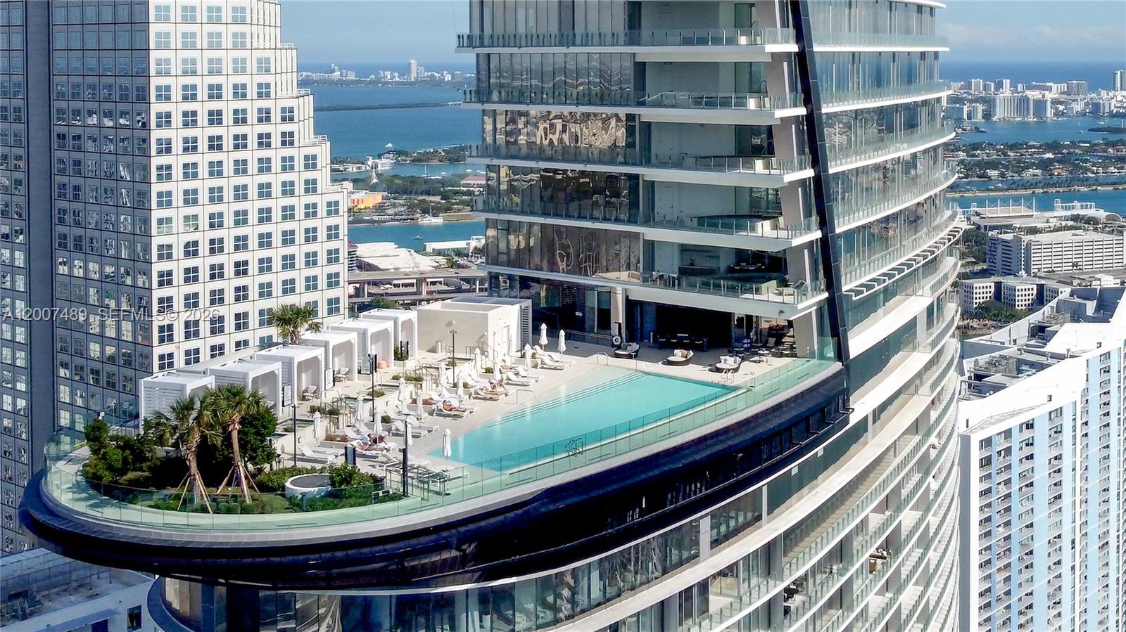 300 Biscayne Blvd Way #2802E Miami, FL 33131