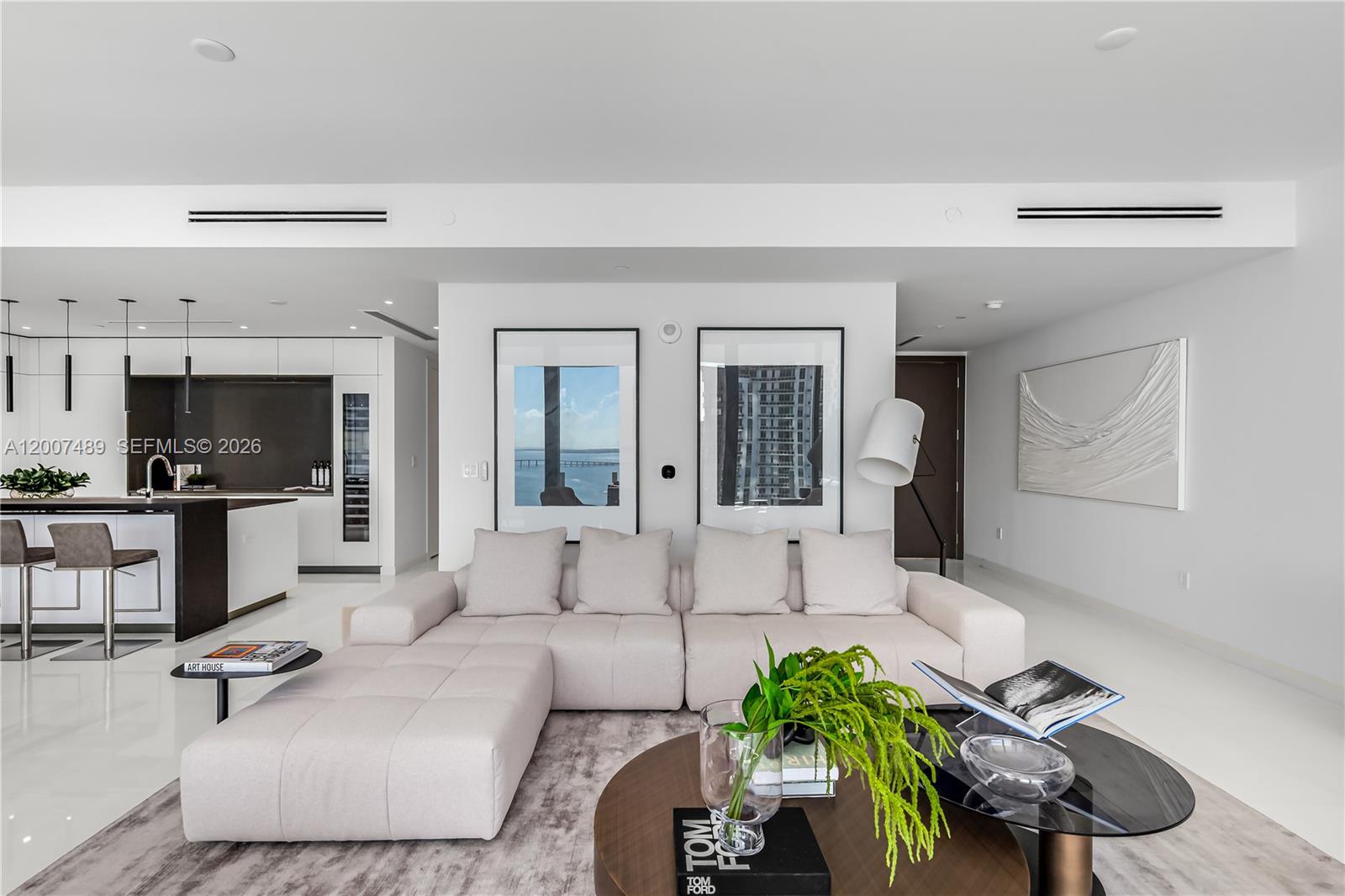 300 Biscayne Blvd Way #2802E Miami, FL 33131