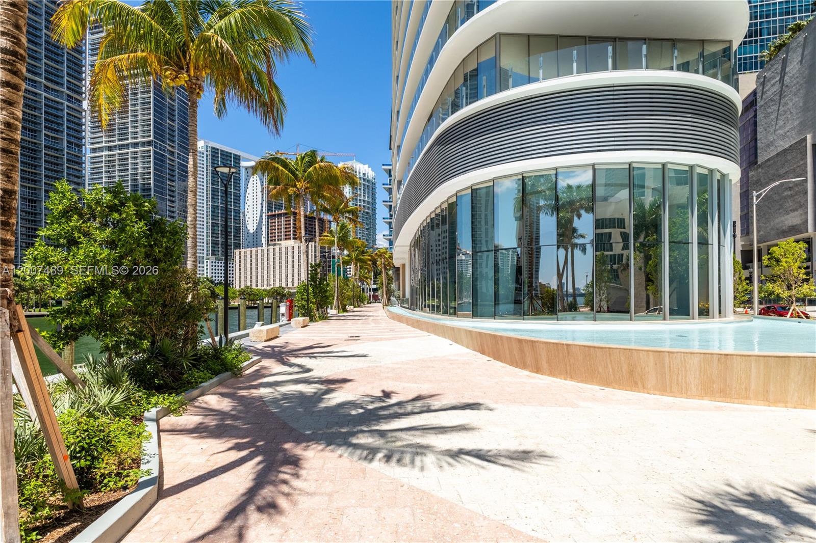 300 Biscayne Blvd Way #2802E Miami, FL 33131