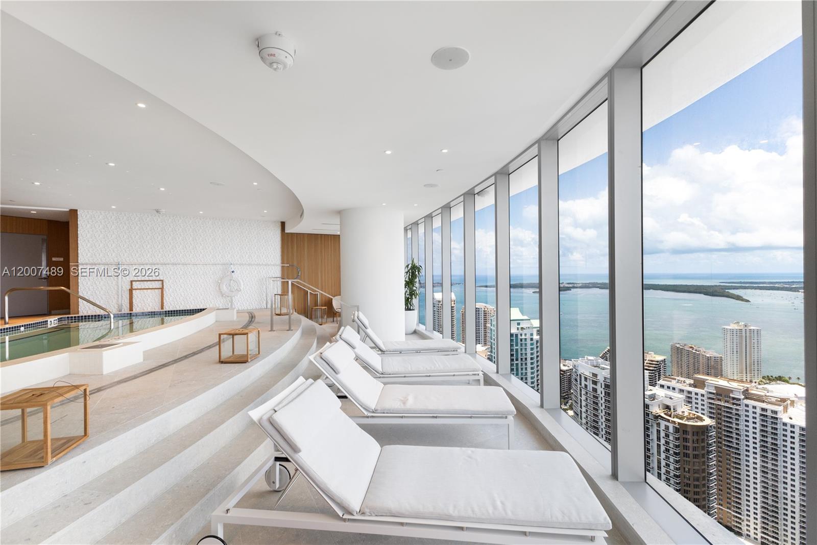 300 Biscayne Blvd Way #2802E Miami, FL 33131