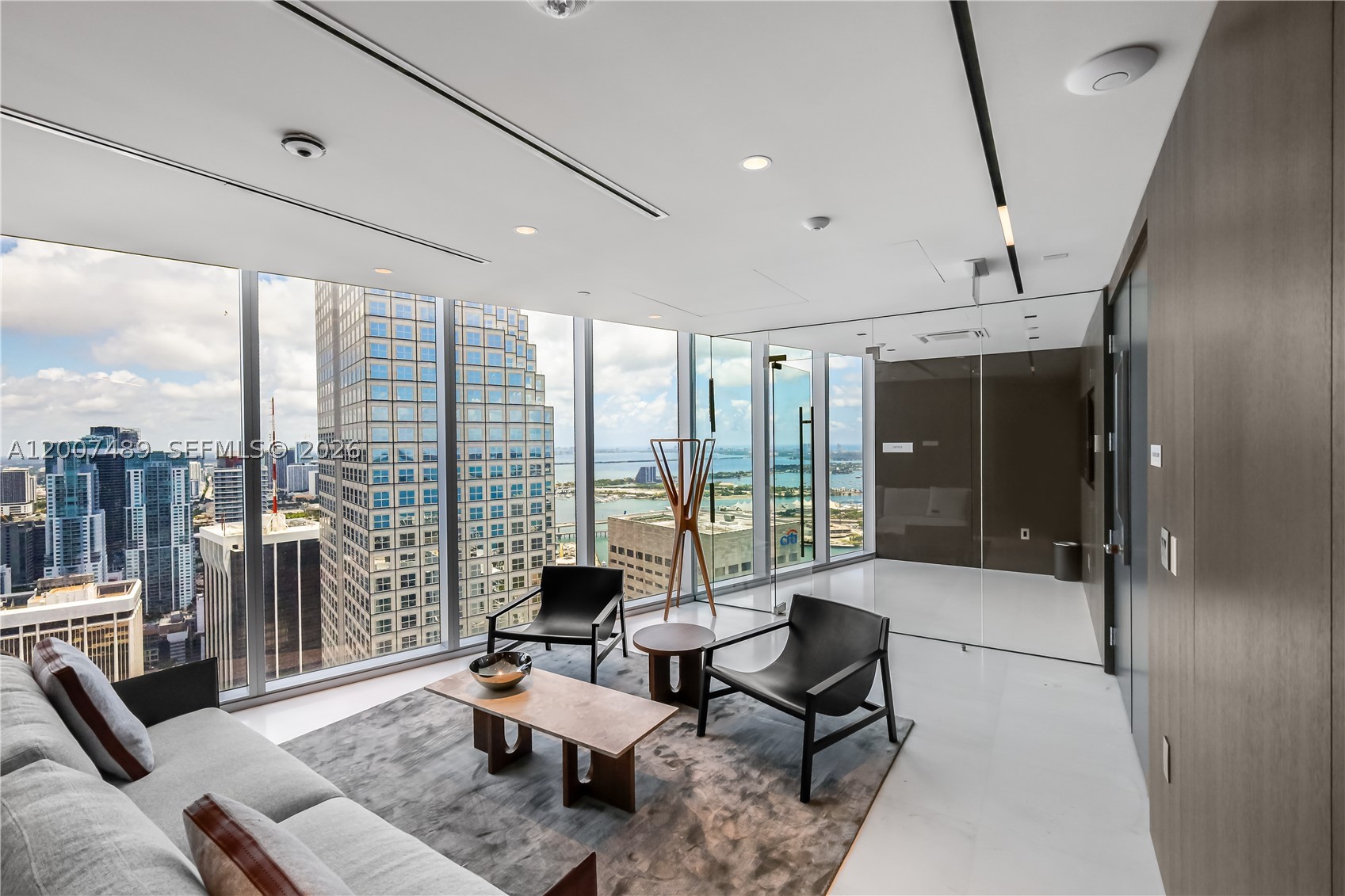 image Aston Martin Residences86