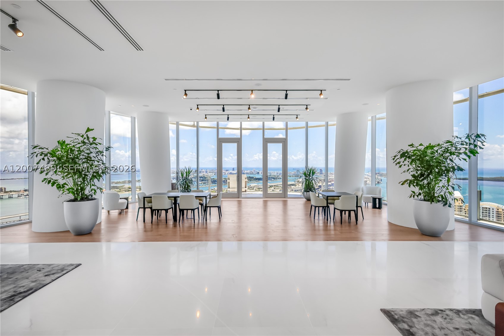 image Aston Martin Residences88
