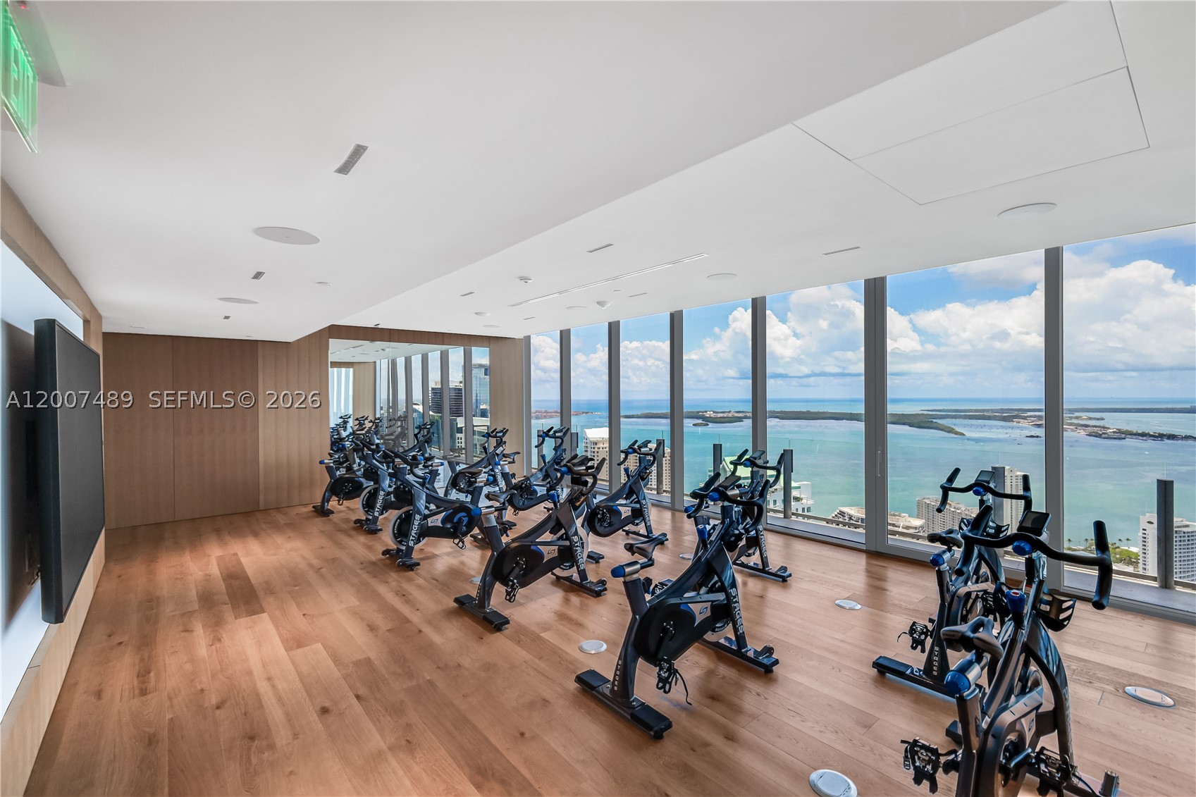 image Aston Martin Residences95