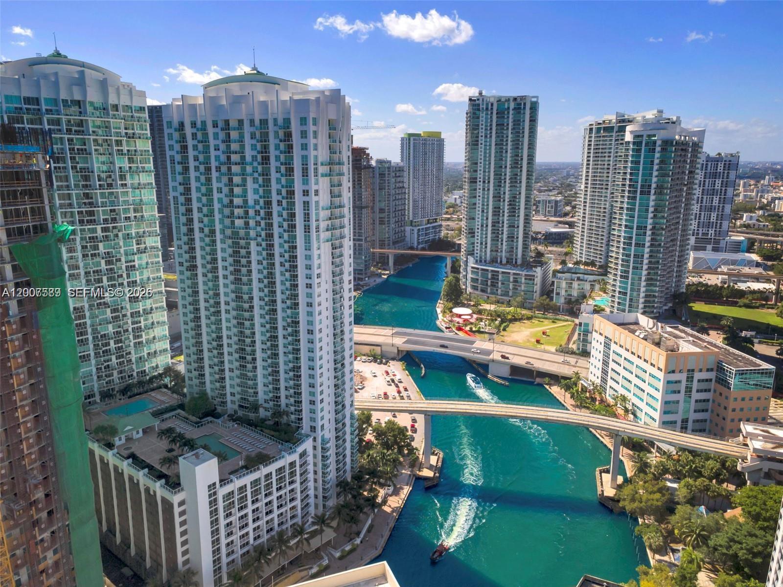 image Brickell on the River North1