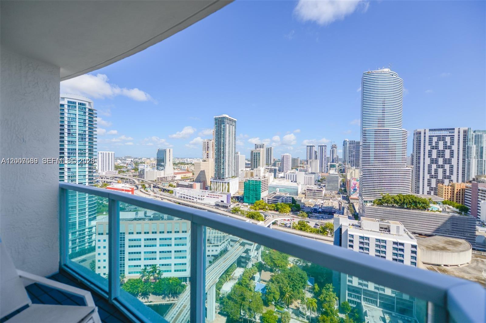 image Brickell on the River North6