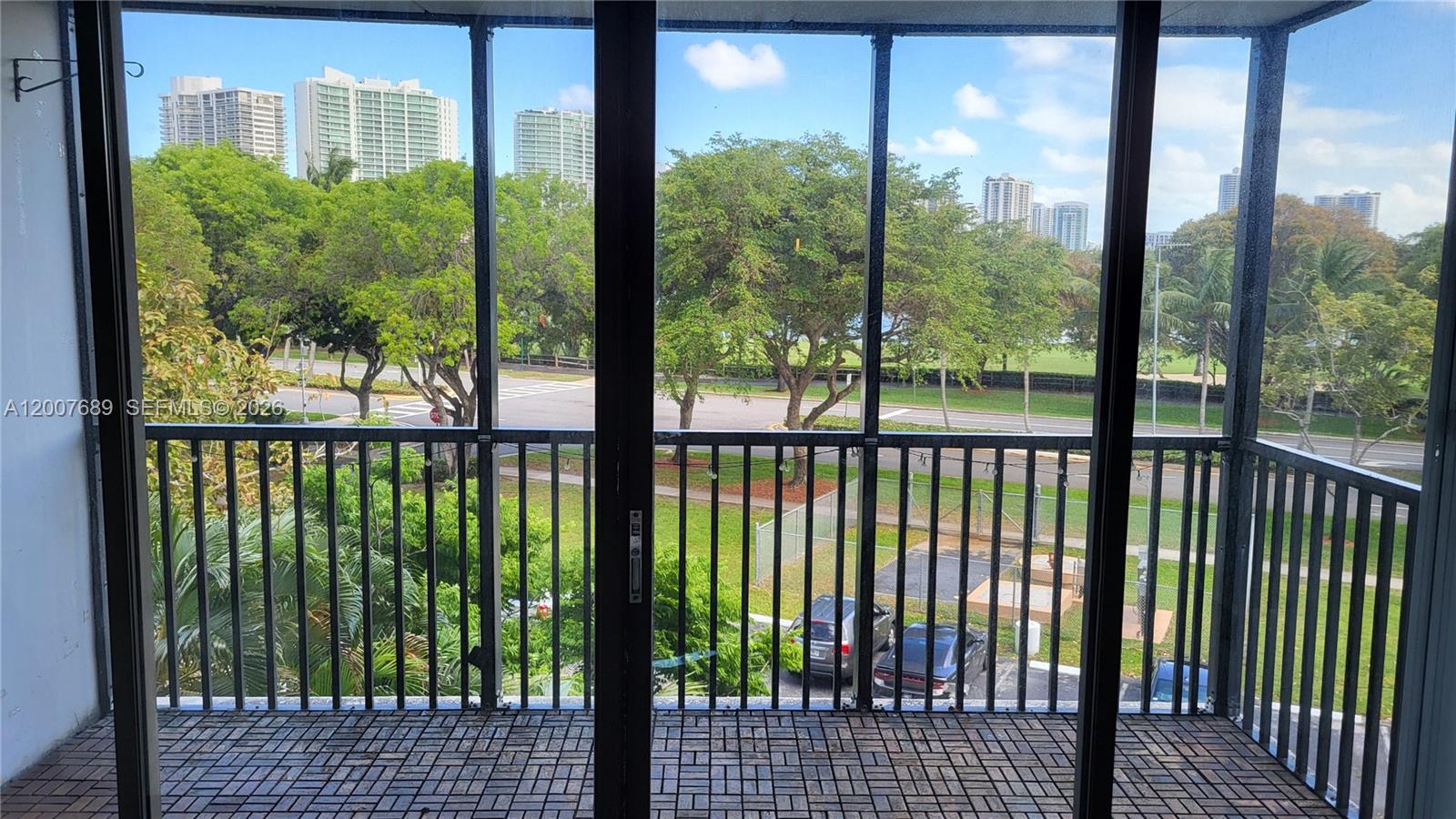 3475 N Country Clb Dr #409