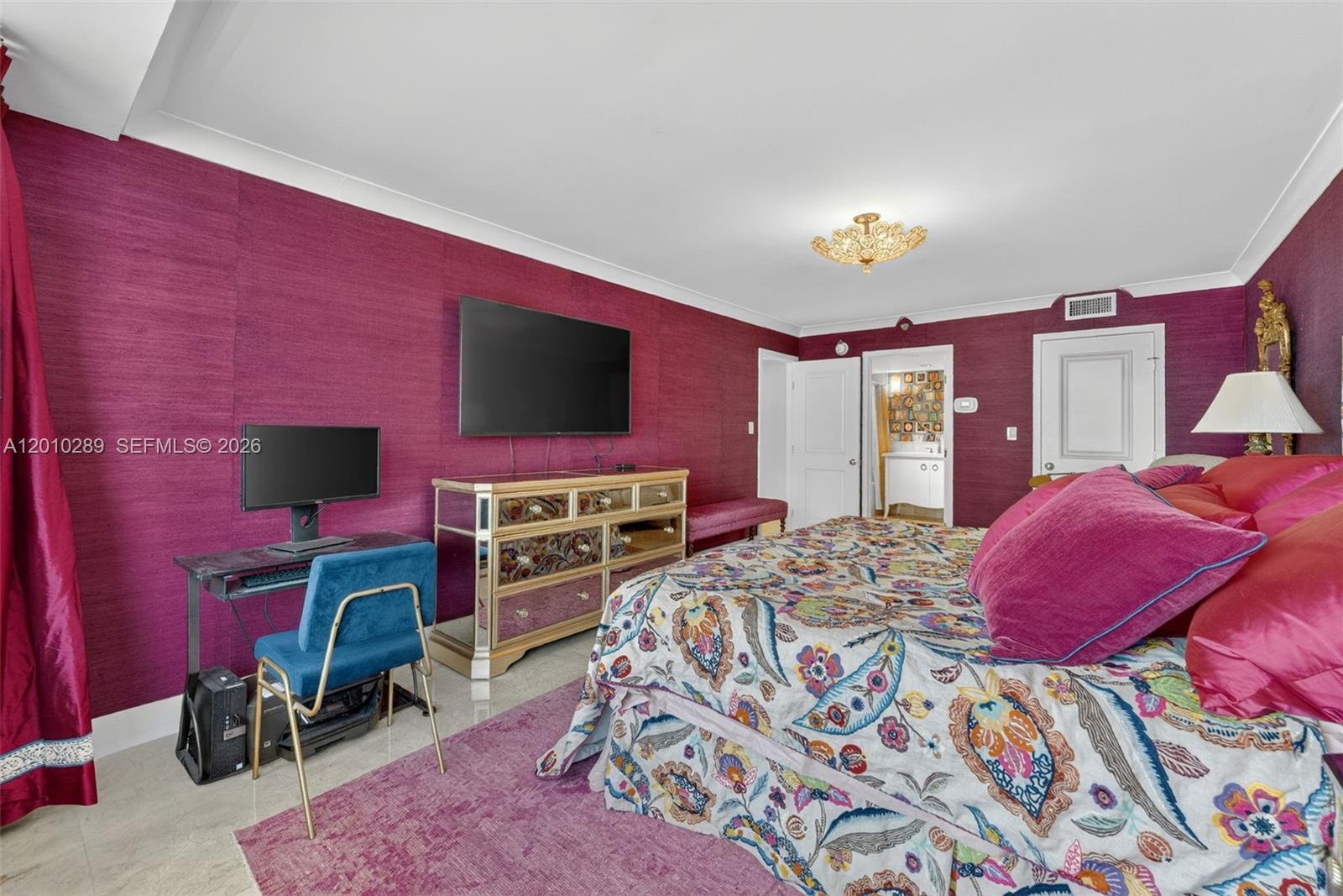 5225 Collins Ave #1519 Miami Beach, FL 33140
