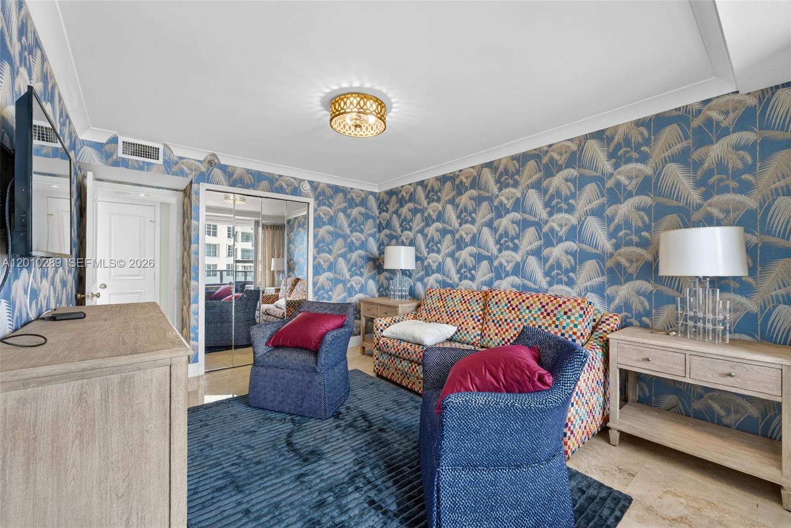 5225 Collins Ave #1519 Miami Beach, FL 33140