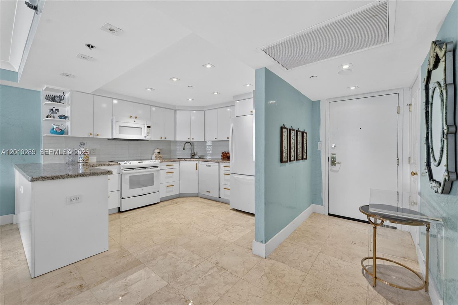 5225 Collins Ave #1519 Miami Beach, FL 33140