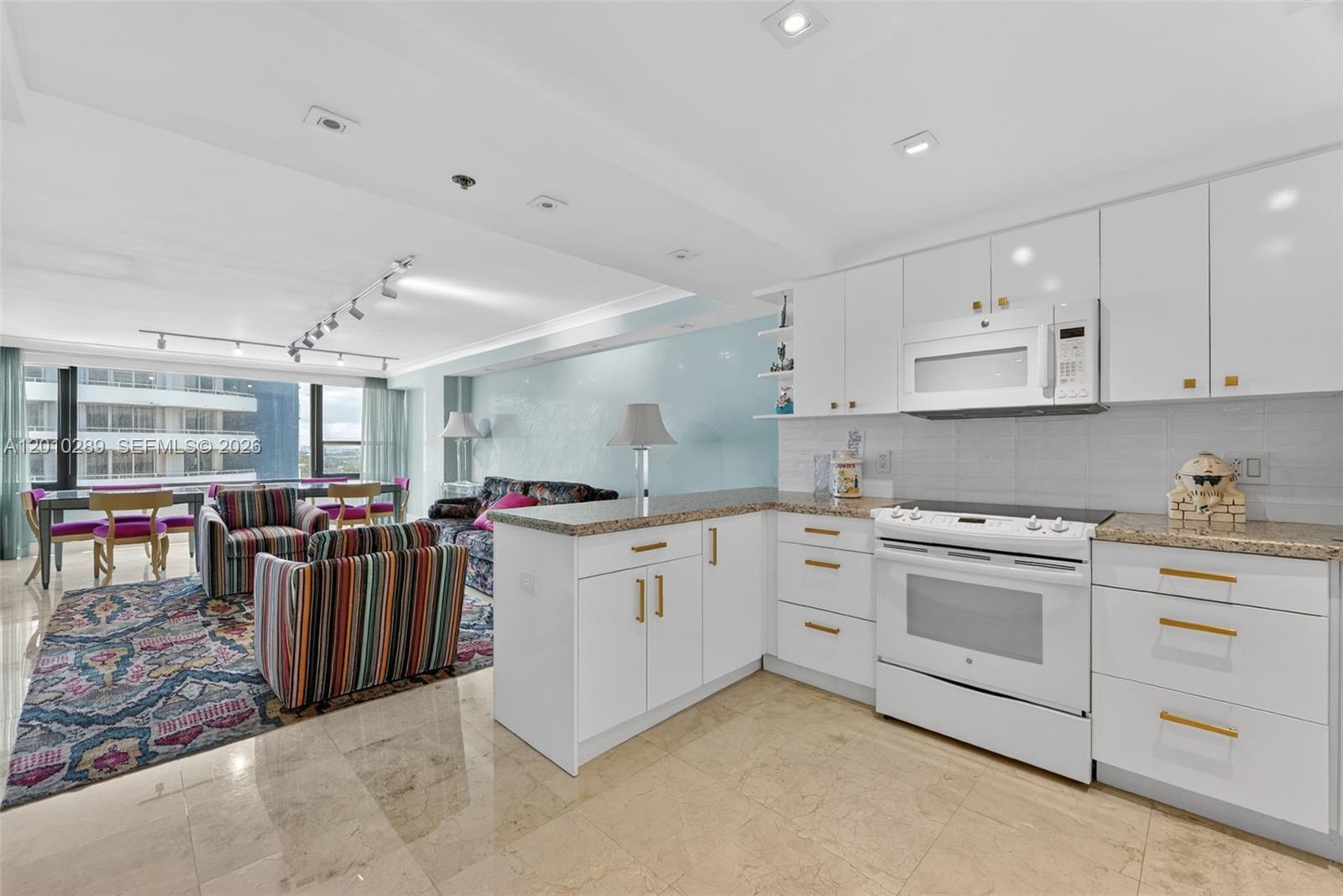 5225 Collins Ave #1519 Miami Beach, FL 33140