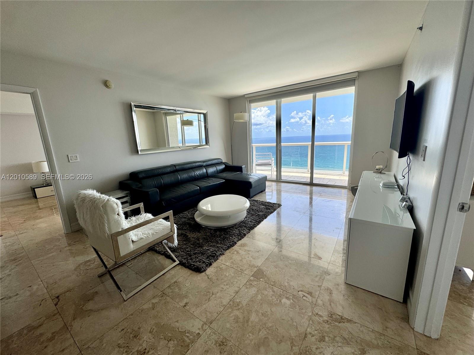image Beach Club 312