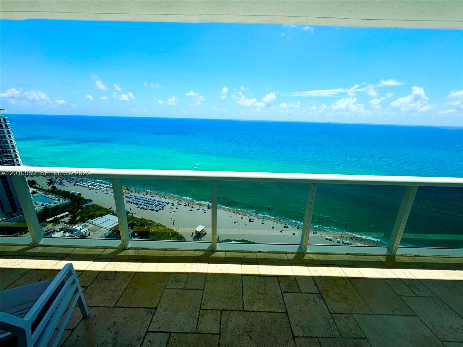 image Beach Club 324