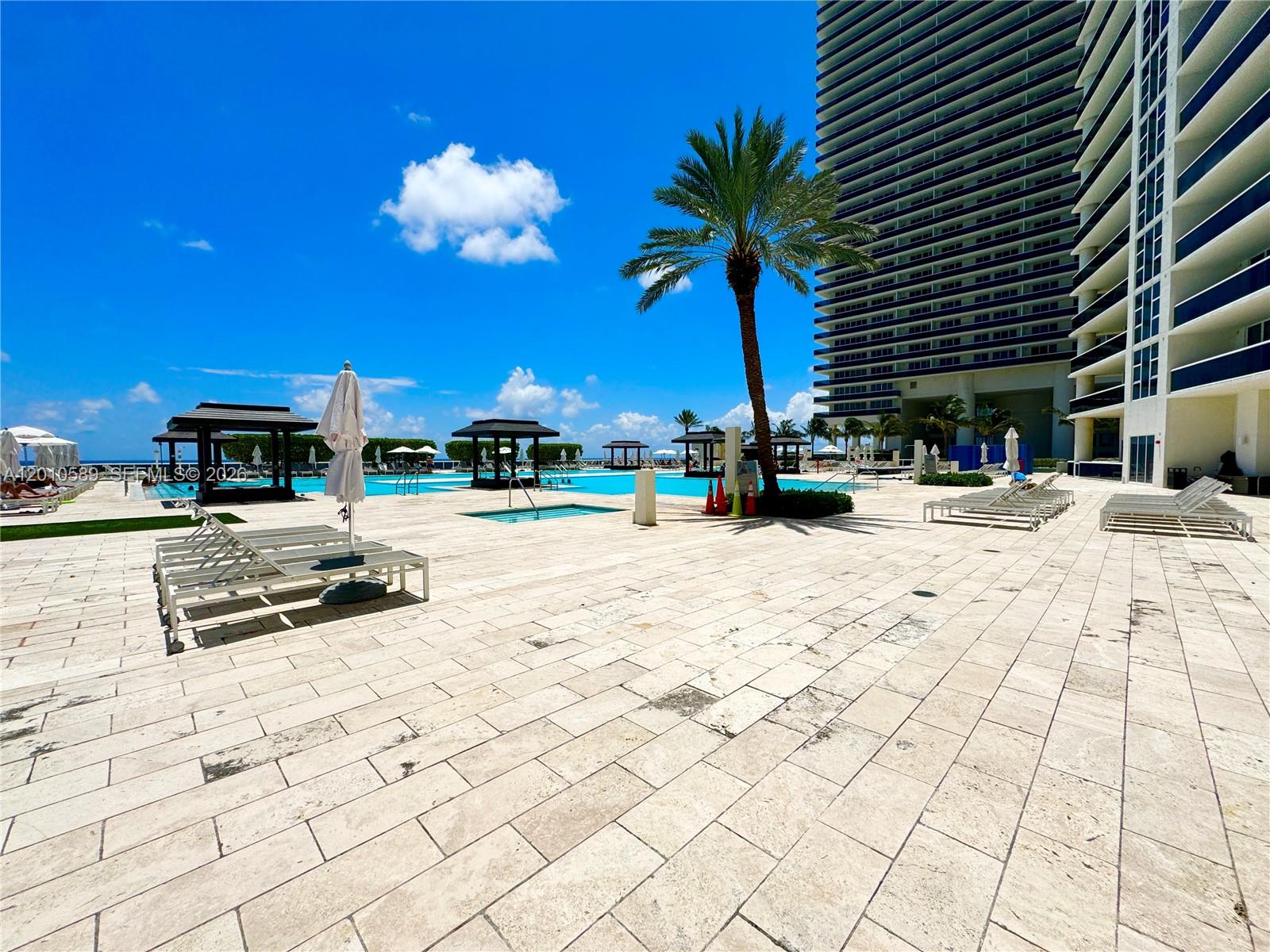 image Beach Club 342