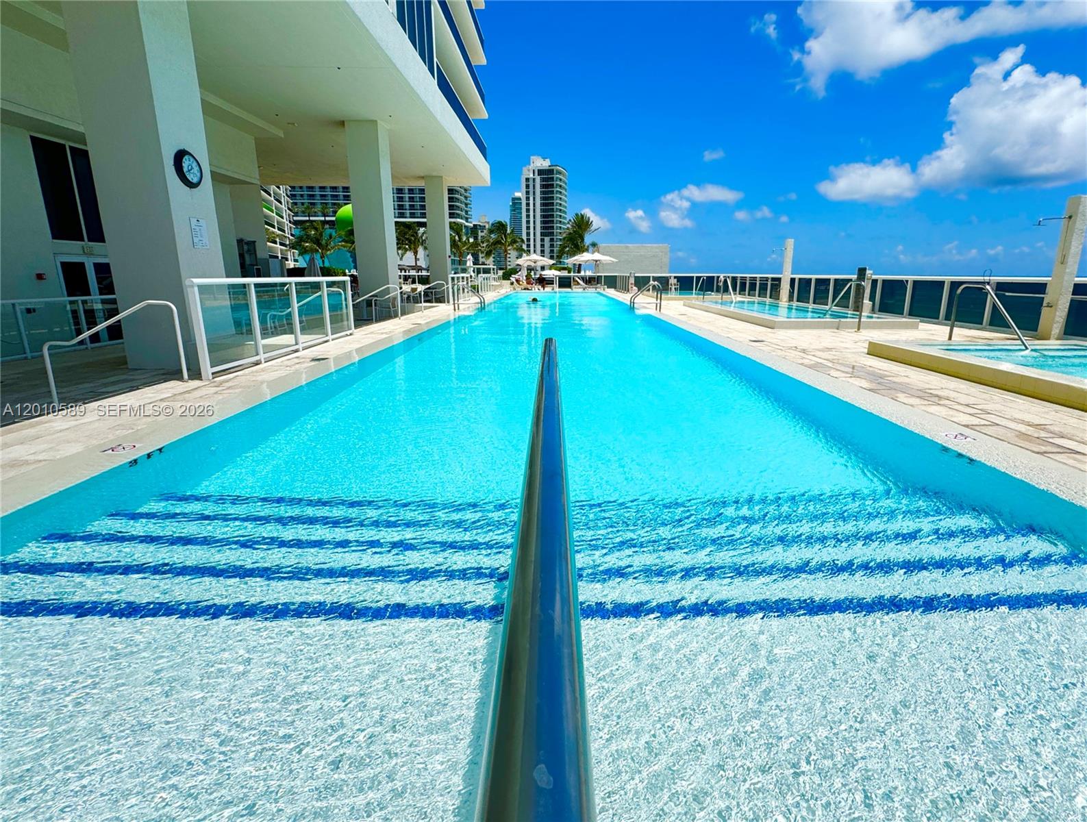image Beach Club 349