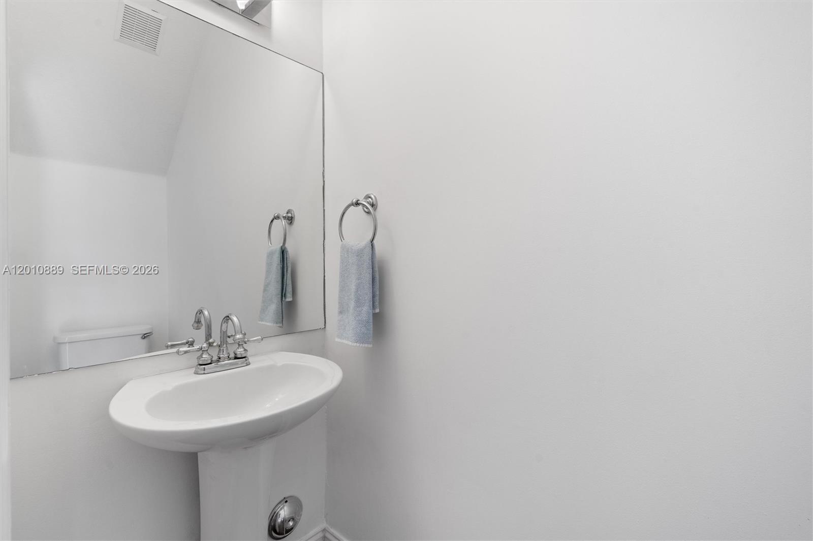 835 NE 19th Ave #2 Fort Lauderdale, FL 33304
