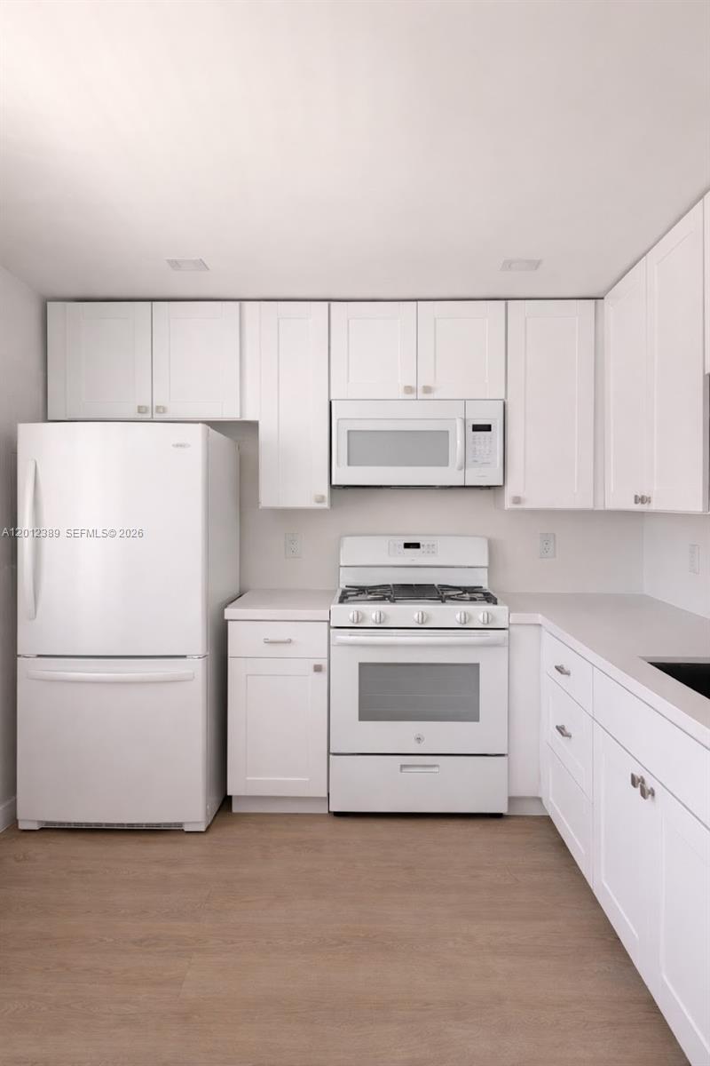 218 NE 12th Ave #302