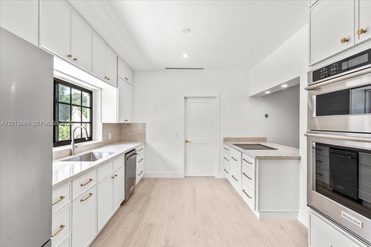 1426 Robbia Ave Coral Gables, FL 33146