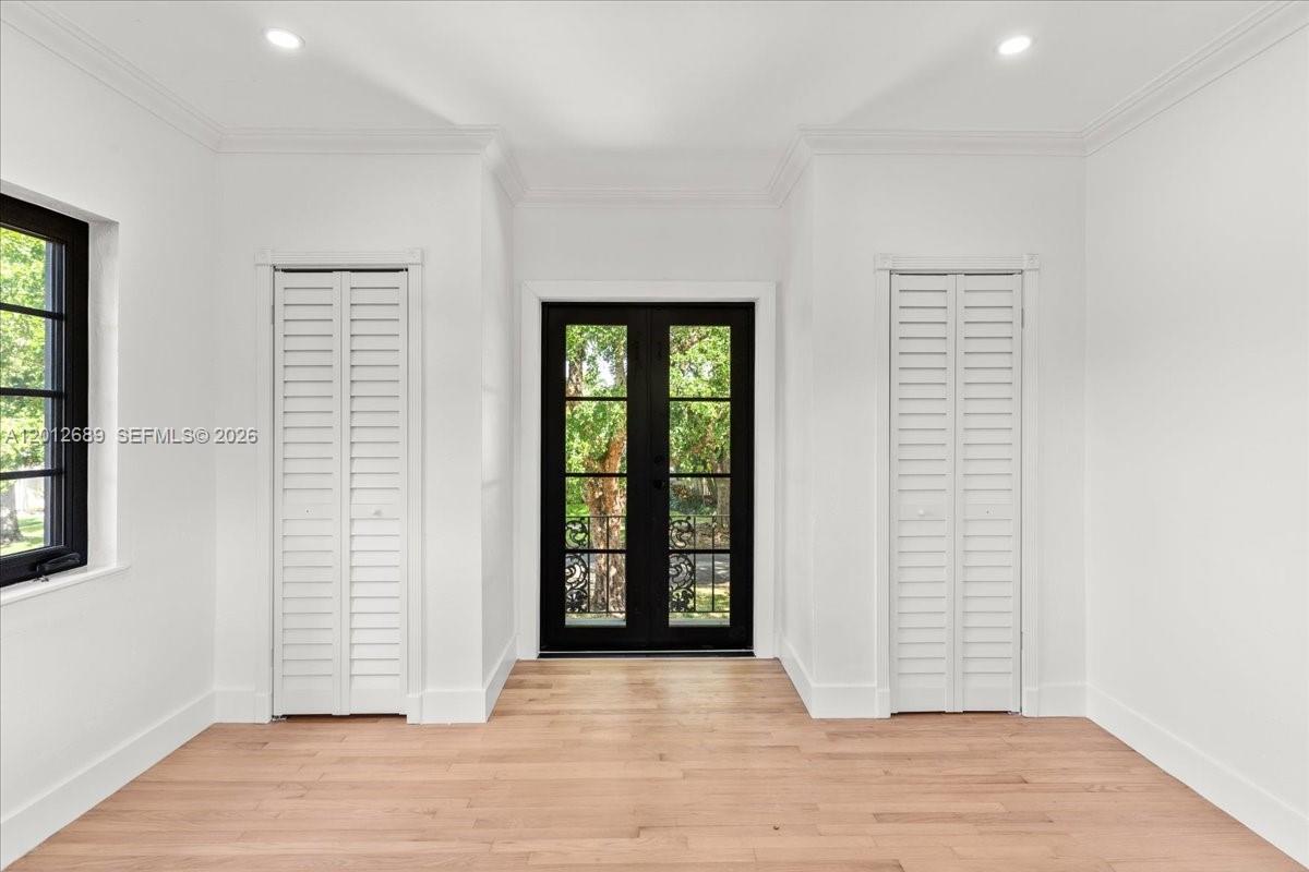 1426 Robbia Ave Coral Gables, FL 33146