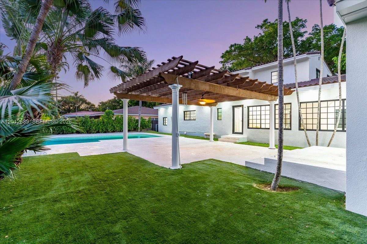 1426 Robbia Ave Coral Gables, FL 33146
