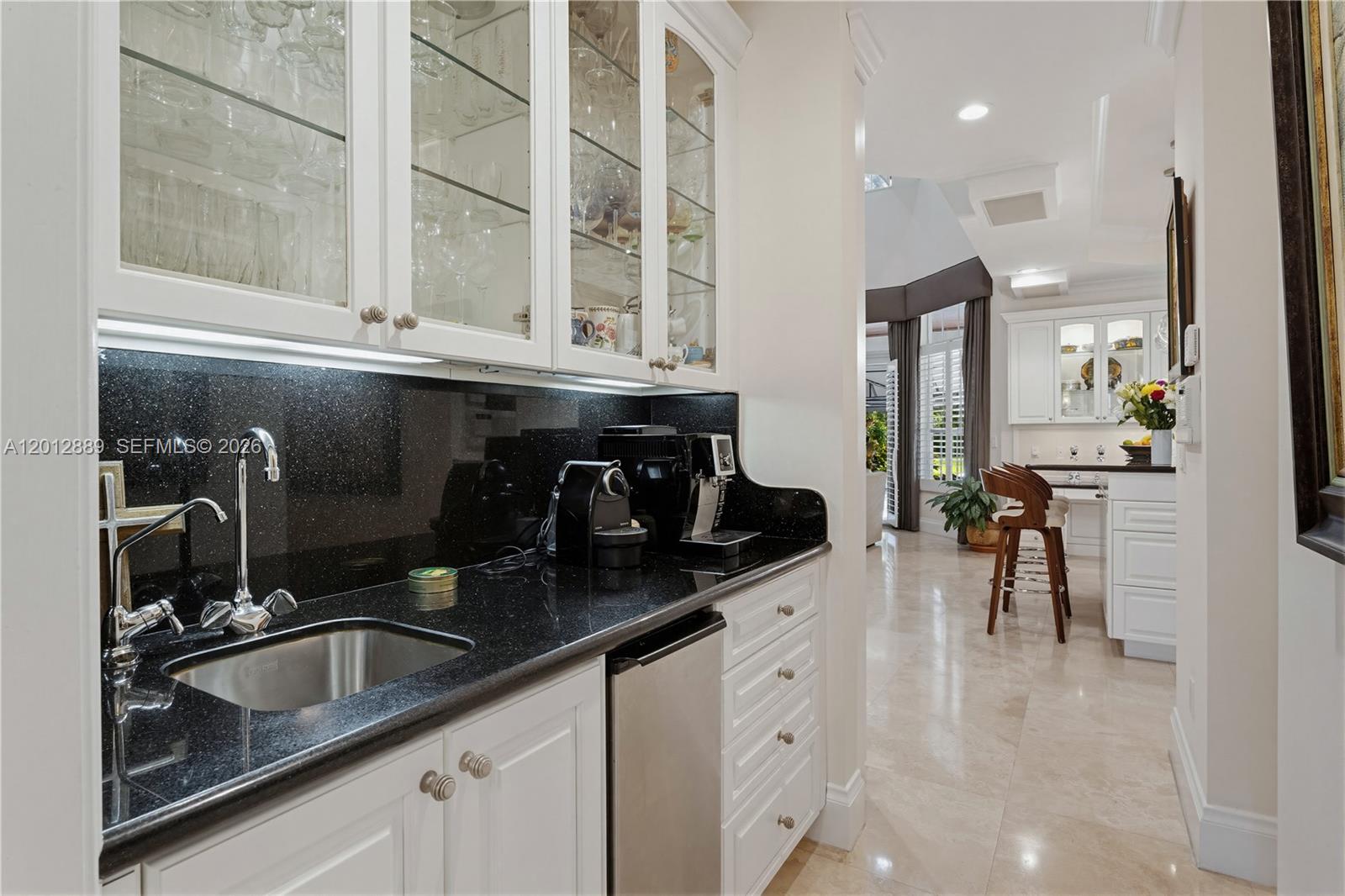 6801 SW 94th St Pinecrest, FL 33156