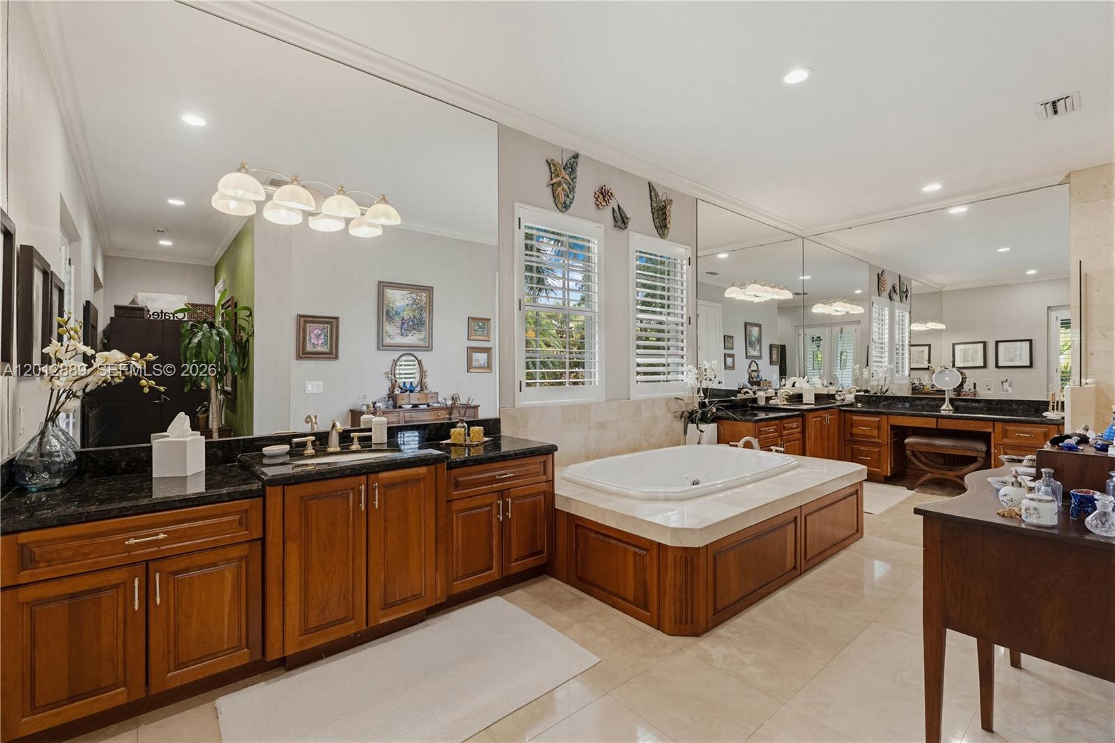 6801 SW 94th St Pinecrest, FL 33156