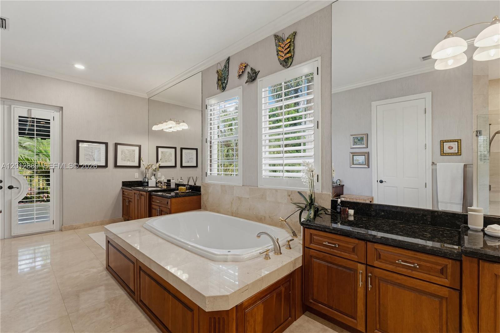 6801 SW 94th St Pinecrest, FL 33156