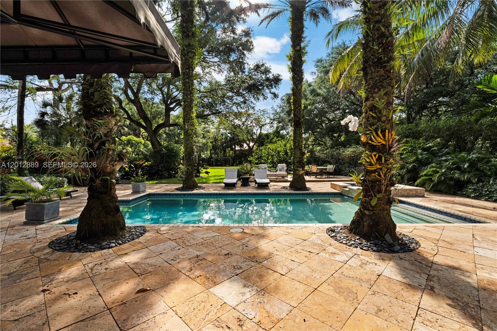 6801 SW 94th St Pinecrest, FL 33156