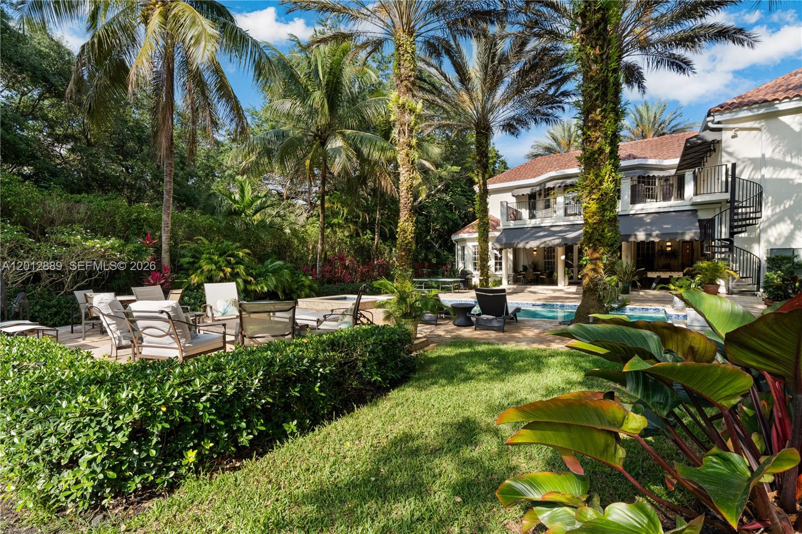 6801 SW 94th St Pinecrest, FL 33156