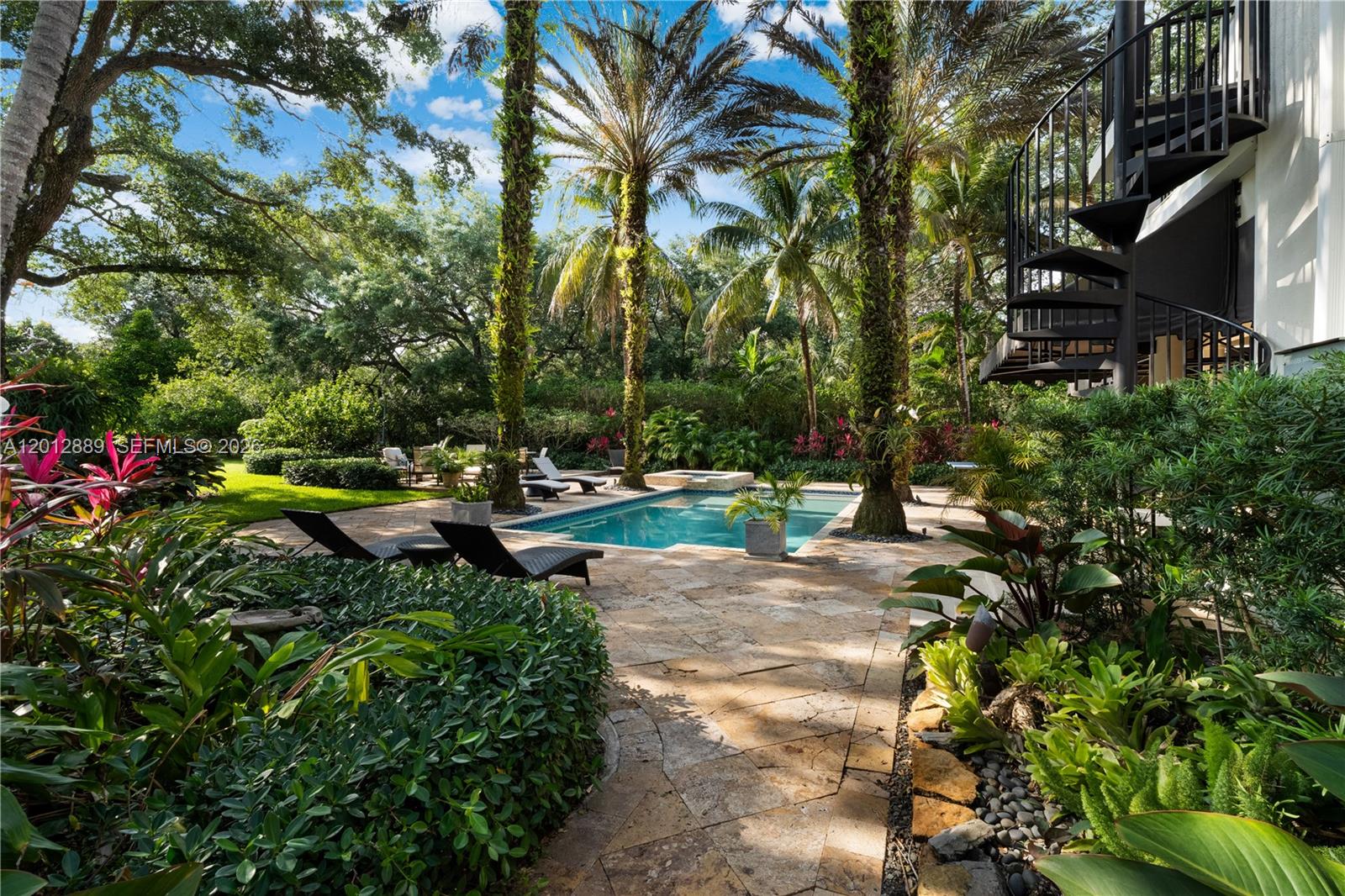6801 SW 94th St Pinecrest, FL 33156