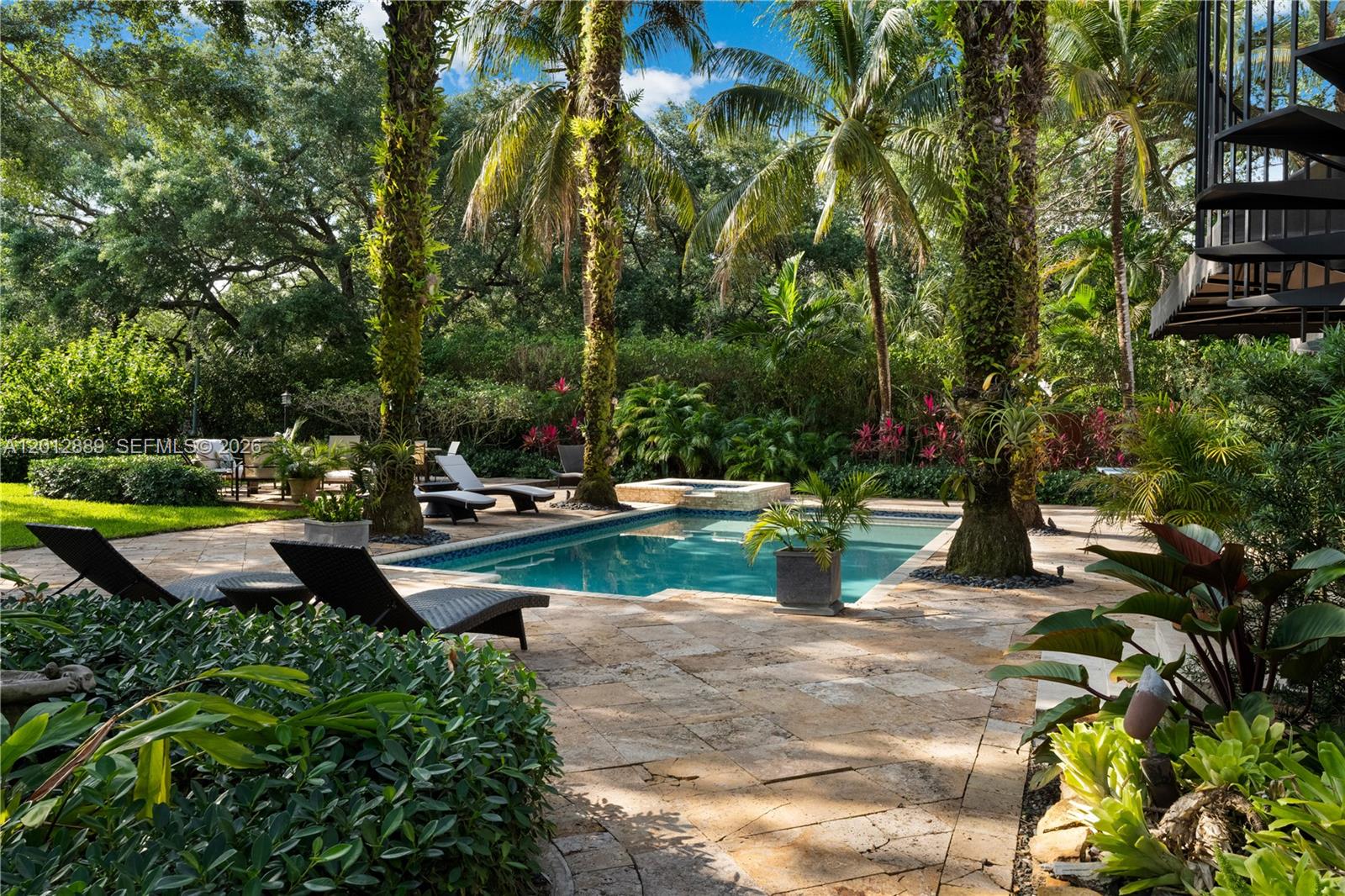 6801 SW 94th St Pinecrest, FL 33156