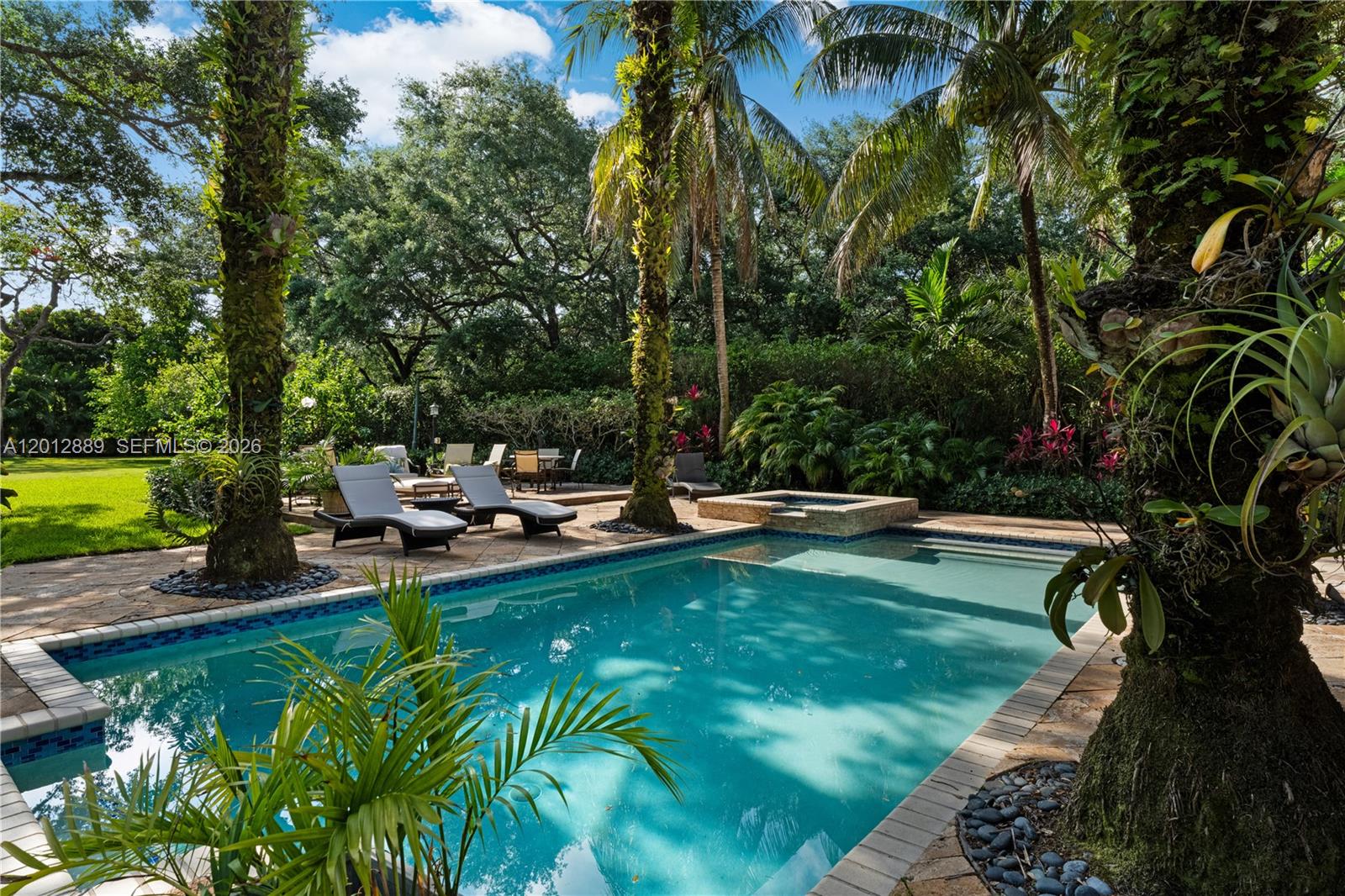6801 SW 94th St Pinecrest, FL 33156