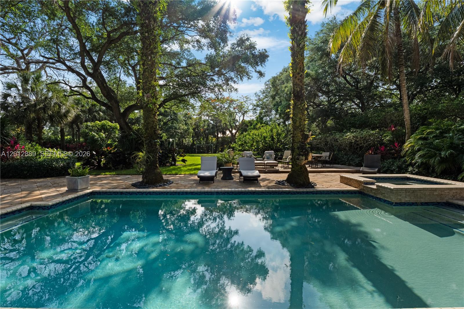 6801 SW 94th St Pinecrest, FL 33156