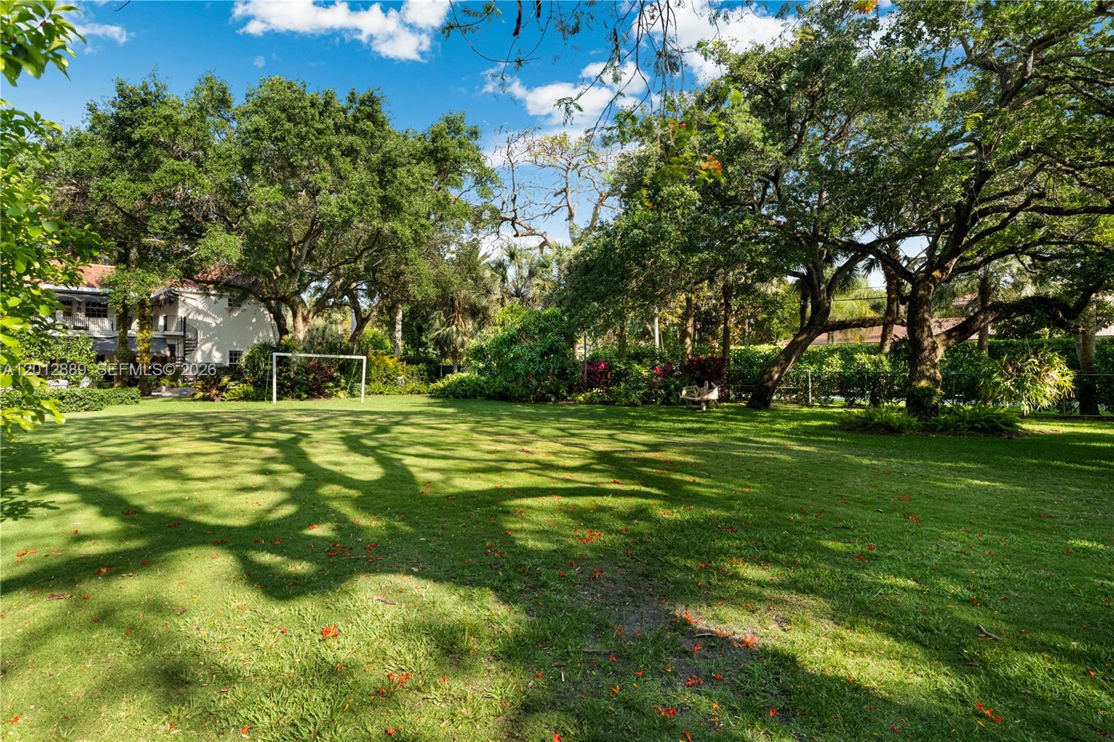 6801 SW 94th St Pinecrest, FL 33156
