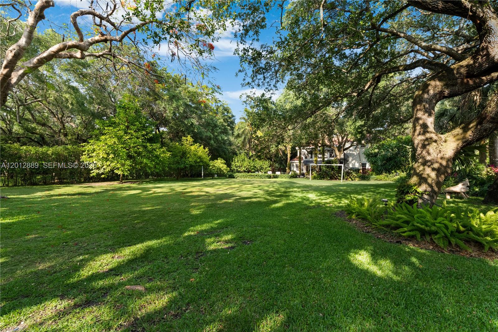 6801 SW 94th St Pinecrest, FL 33156