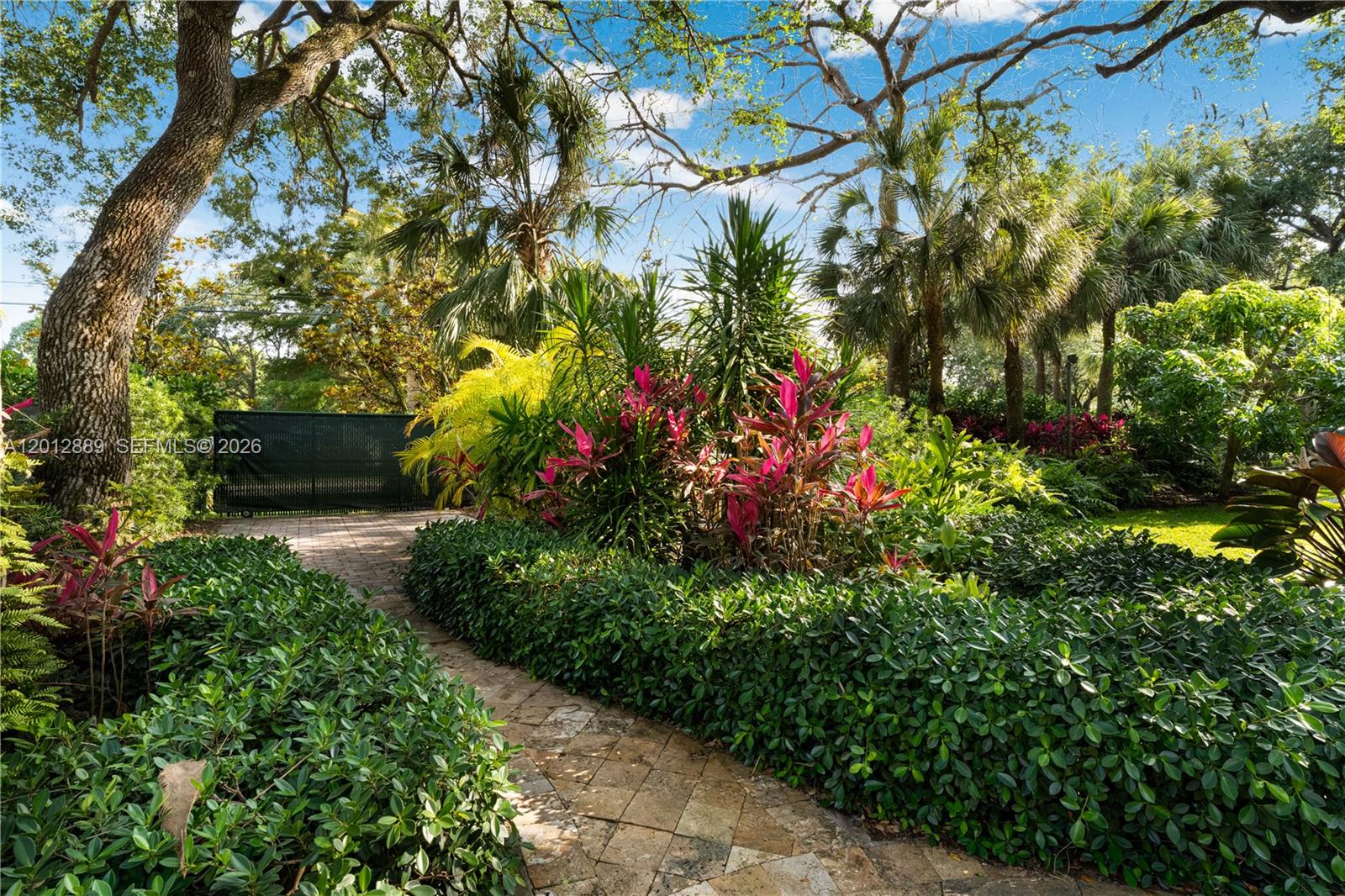 6801 SW 94th St Pinecrest, FL 33156