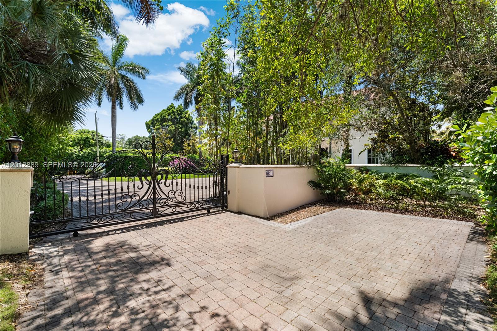 6801 SW 94th St Pinecrest, FL 33156
