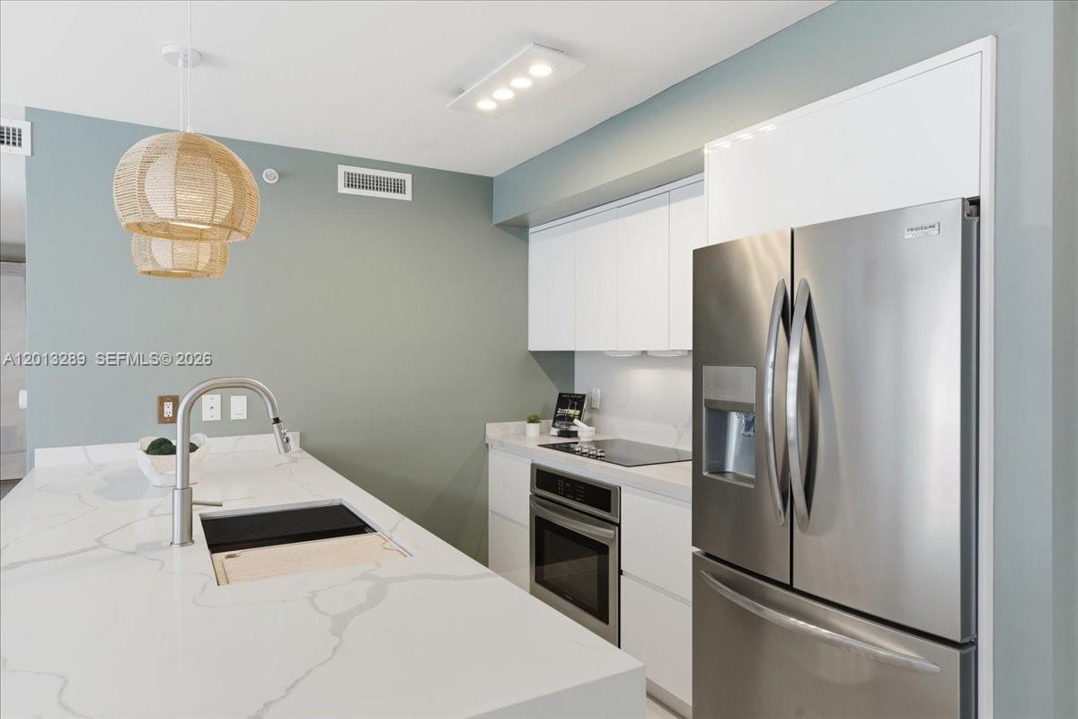 1111 SW 1st Ave #721-N Miami, FL 33130
