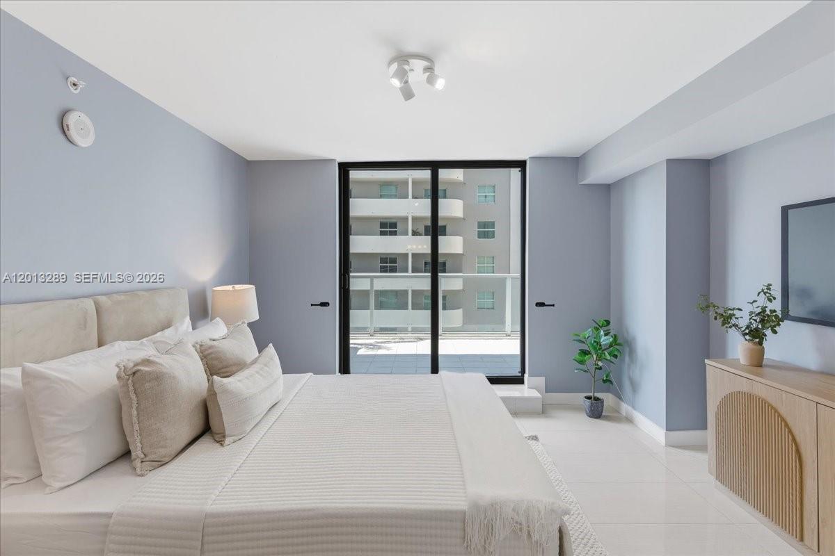 1111 SW 1st Ave #721-N Miami, FL 33130