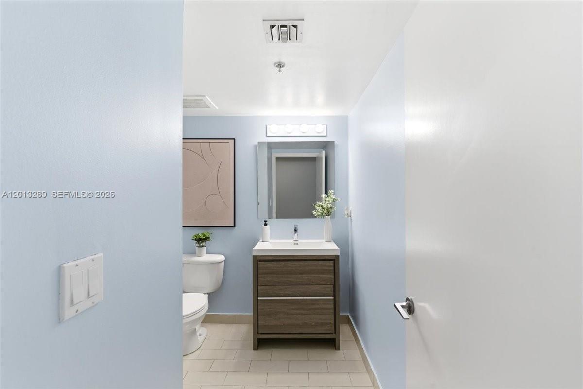 1111 SW 1st Ave #721-N Miami, FL 33130