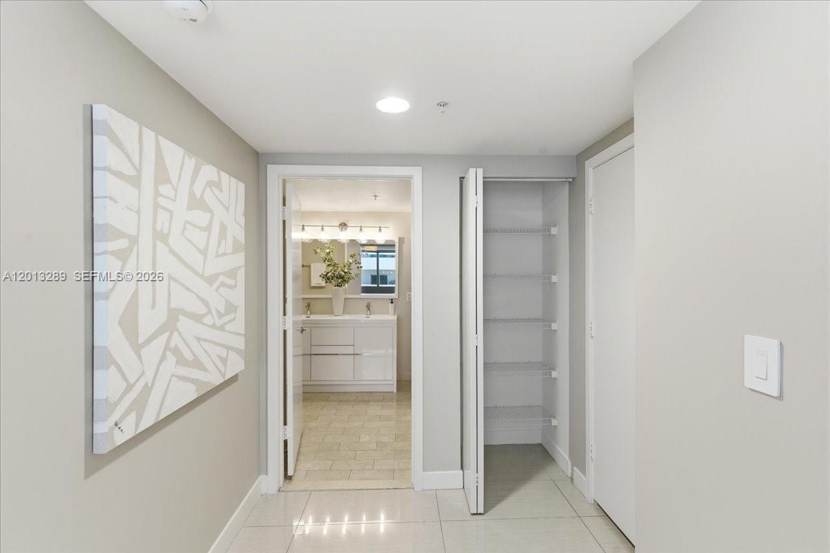 1111 SW 1st Ave #721-N Miami, FL 33130
